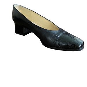Women's Career Stuart Weitzman Black Leather Croc Pumps Size 6.5